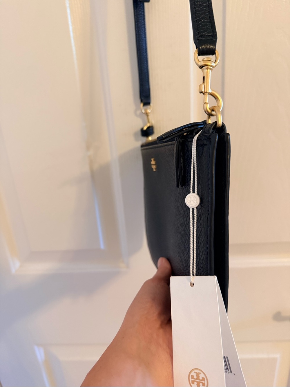 Tory Burch Black Pebbled Leather Crossbody with Gold Logo Detail NWT - Picture 3 of 6